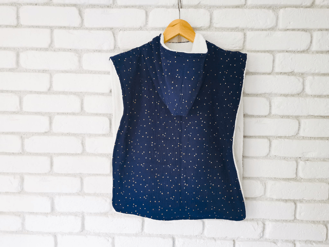 Poncho de bain Gabin en double gaze de coton bleu - Sortie de bain
